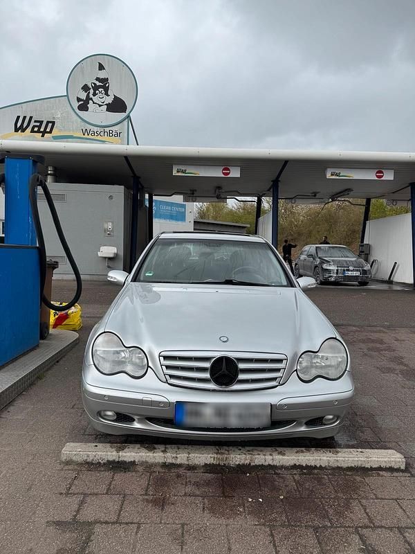 Gebraucht Mercedes C180 129 PS (94 kW) 2001 Silber Limousine