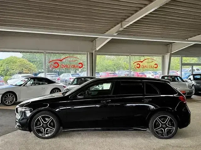Gebraucht Mercedes A250 AMG line 160 PS (117 kW) 2021 Schwarz Limousine