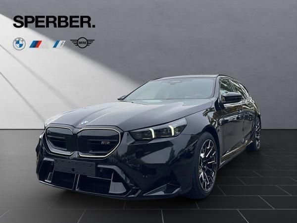 Schwarz (saphirschwarz metallic) Neu 2025 BMW M5 Comfort Edition Kombi | 132.980 € (Superpreis) - Bild 1/4