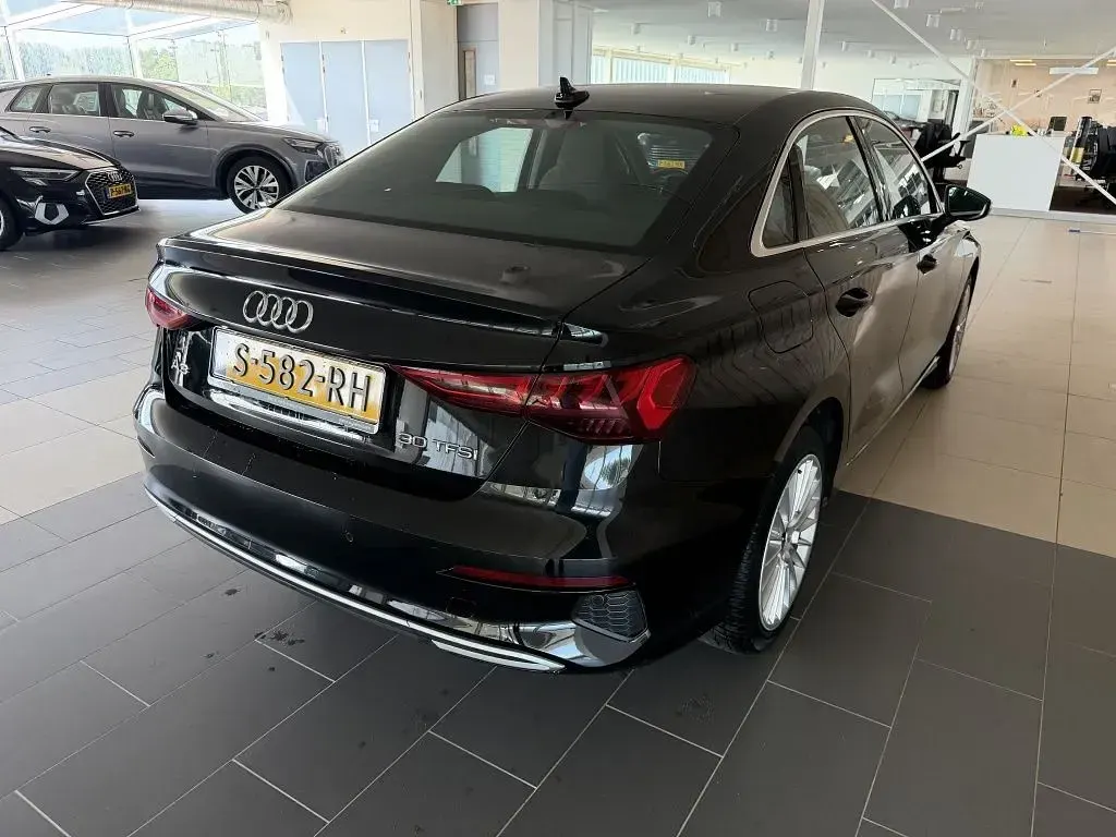 Gebraucht Audi A3 Sport 110 PS (80 kW) 2023 Schwarz Limousine