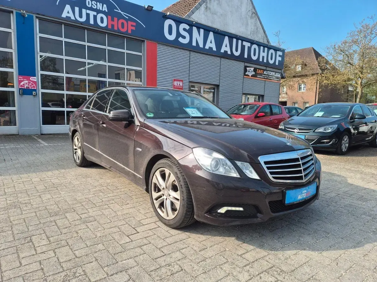 Gebraucht Mercedes E250 204 PS (150 kW) 2009 Braun Limousine