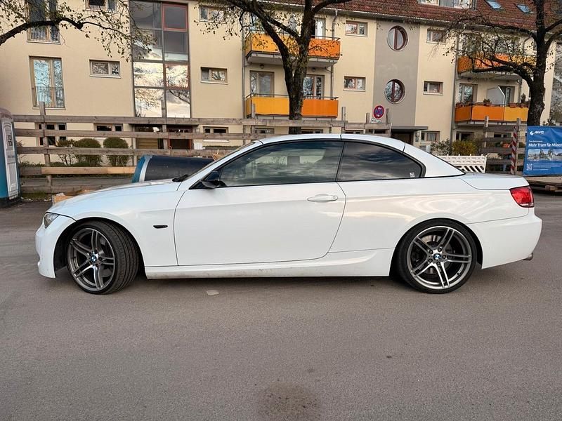 Gebraucht BMW 330 Cabriolet M Sport 272 PS (200 kW) 2007 Weiß Cabrio