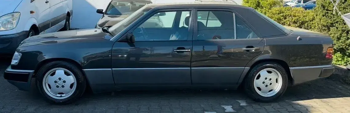 Gebraucht Mercedes 230 131 PS (96 kW) 1990 Grau Limousine
