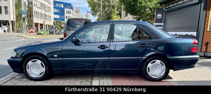 Gebraucht Mercedes C180 122 PS (89 kW) 1997 Schwarz Limousine