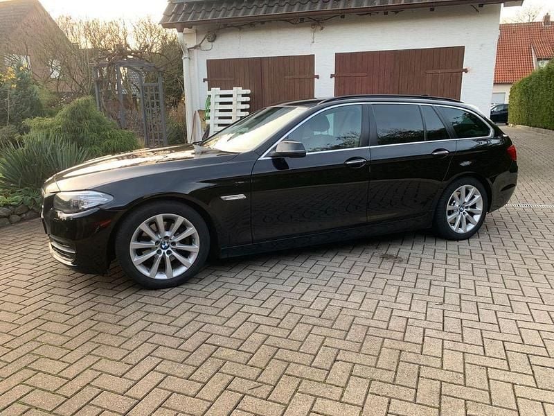 Schwarz Gebraucht 2016 BMW 520 Kombi | 9.500 € (Superpreis) - Bild 1/4