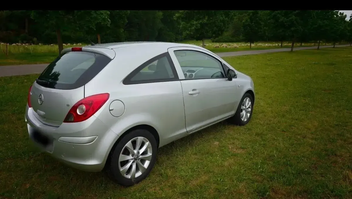 Gebraucht Opel Corsa 80 PS (58 kW) 2008 Silber Kleinwagen