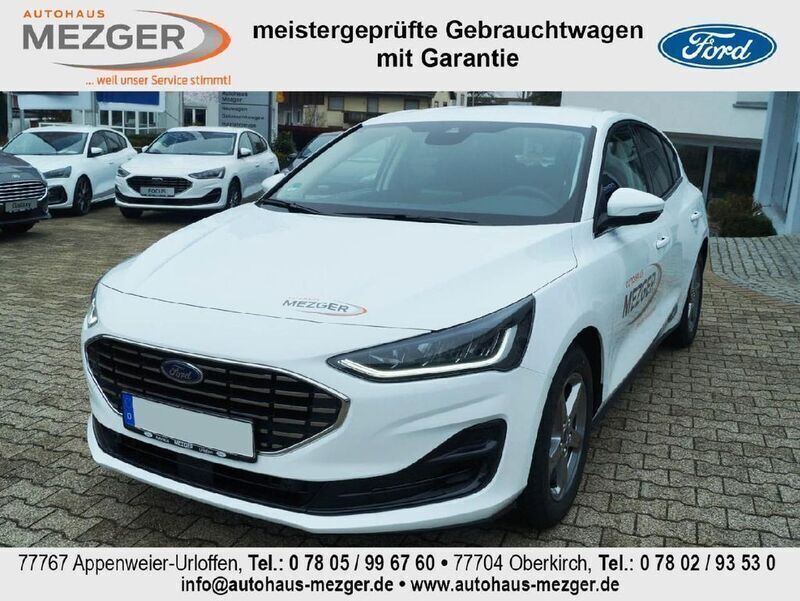 Gebraucht Ford Focus Titanium 125 PS (91 kW) 2022 Frostweiß Limousine