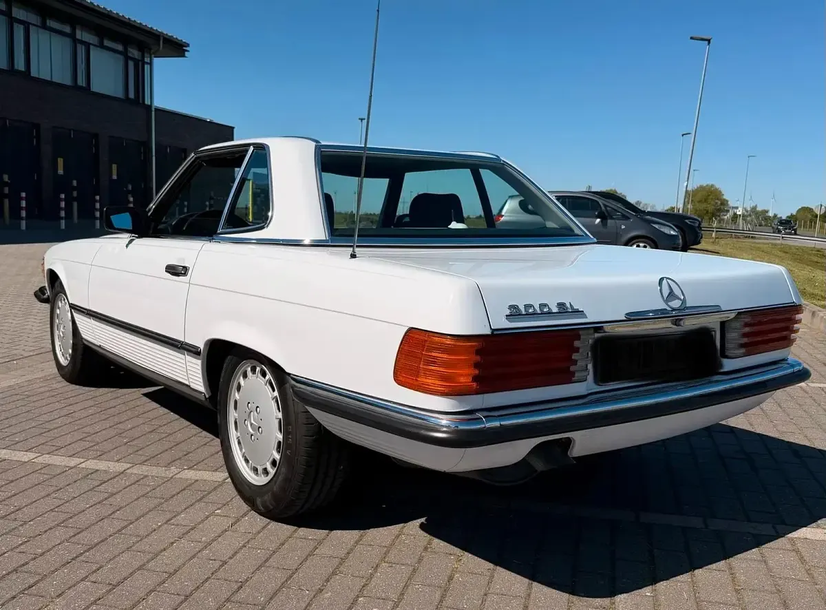 Gebraucht Mercedes SL300 179 PS (131 kW) 1987 Weiß Cabrio