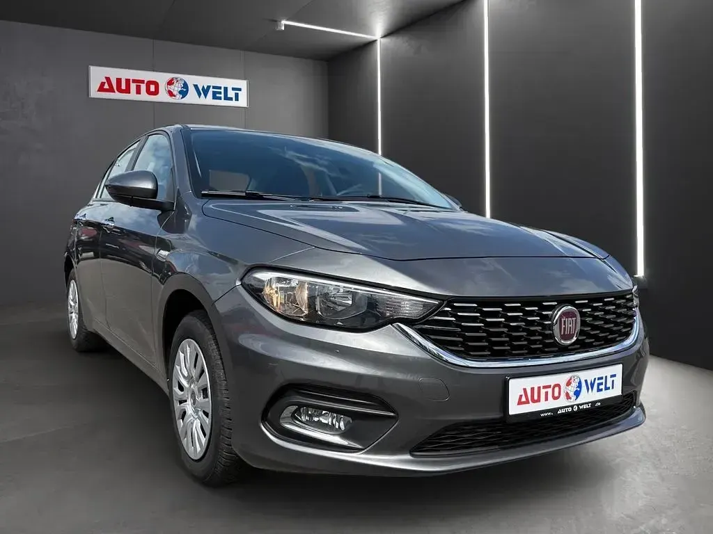 Gebraucht Fiat Tipo 95 PS (69 kW) 2018 Grau Limousine