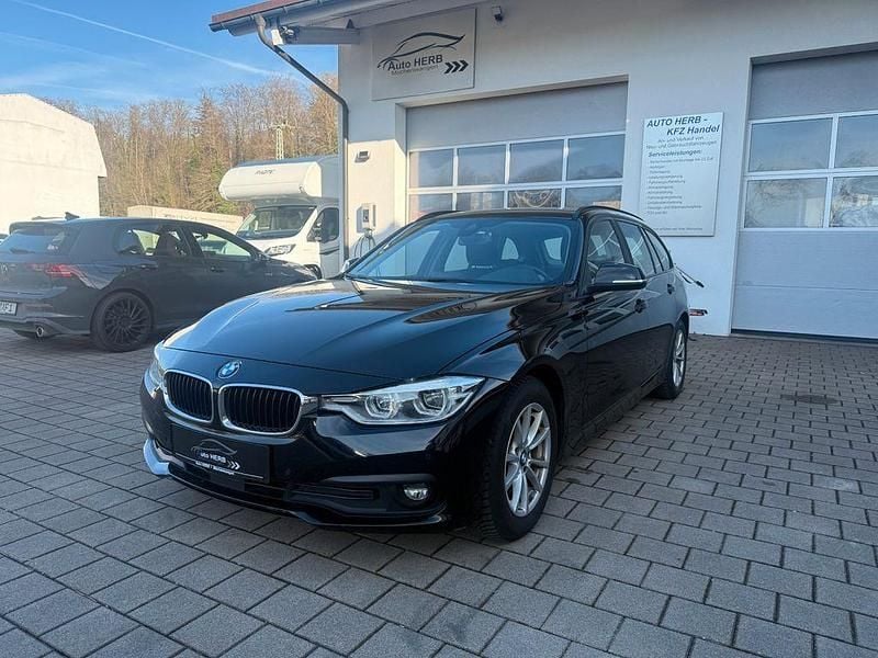 Gebraucht BMW 320 Advantage 190 PS (139 kW) 2018 Schwarz Kombi