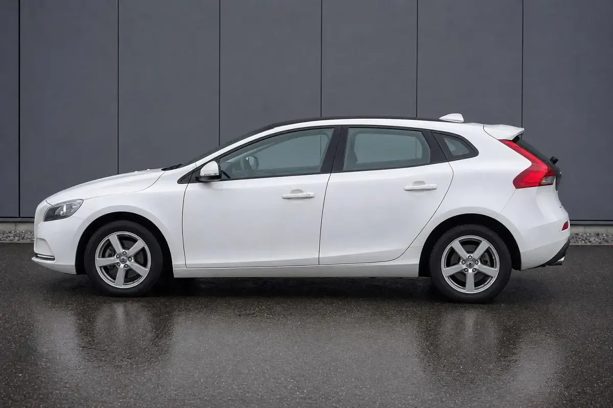Occasion Volvo V40 Kinetic 150 ch (110 kW) 2018 Blanc Berline