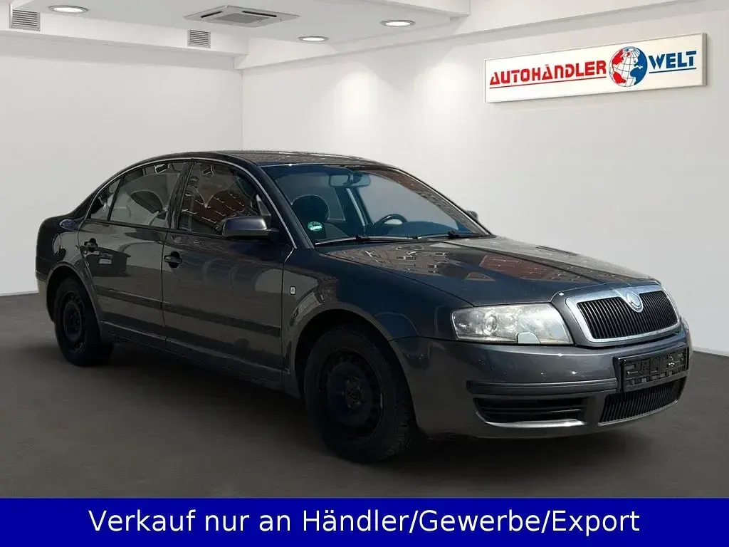 Używany Skoda Superb 116 KM (85 kW) 2003 Szary Sedan/Limuzyna