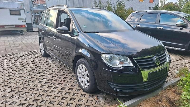 Schwarz Gebraucht 2010 VW Touran Van / Kleinbus | 6.000 € - Bild 1/4