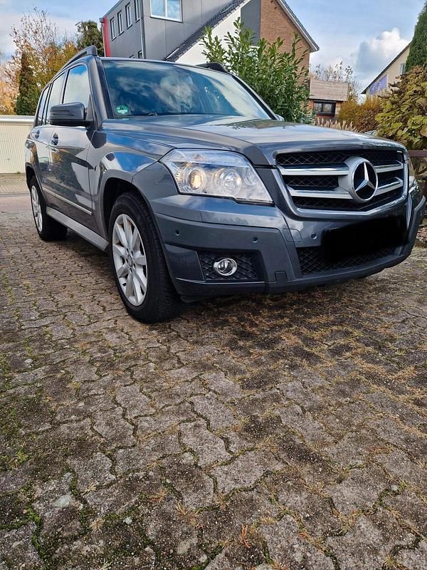 Grau Gebraucht 2009 Mercedes GLK320 SUV | 5.700 € - Bild 1/4