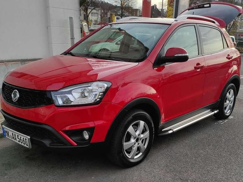 Rot Gebraucht 2016 Ssangyong (KGM) Korando Quartz SUV | 7.950 € (Superpreis) - Bild 1/4