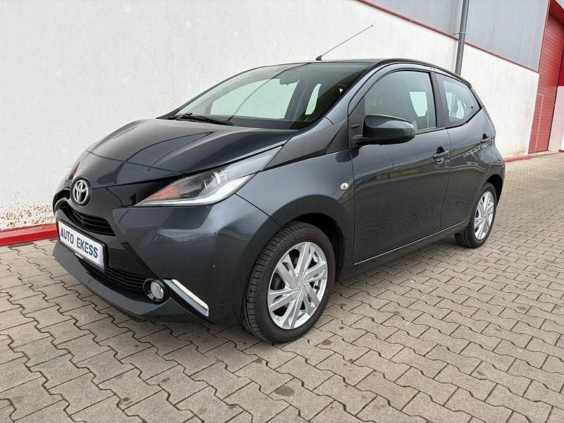 Gebraucht Toyota Aygo X-play 69 PS (50 kW) 2017 Grau Kleinwagen