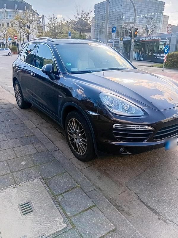 Second-hand Porsche Cayenne 245 CP (180 kW) 2013 Roșu SUV