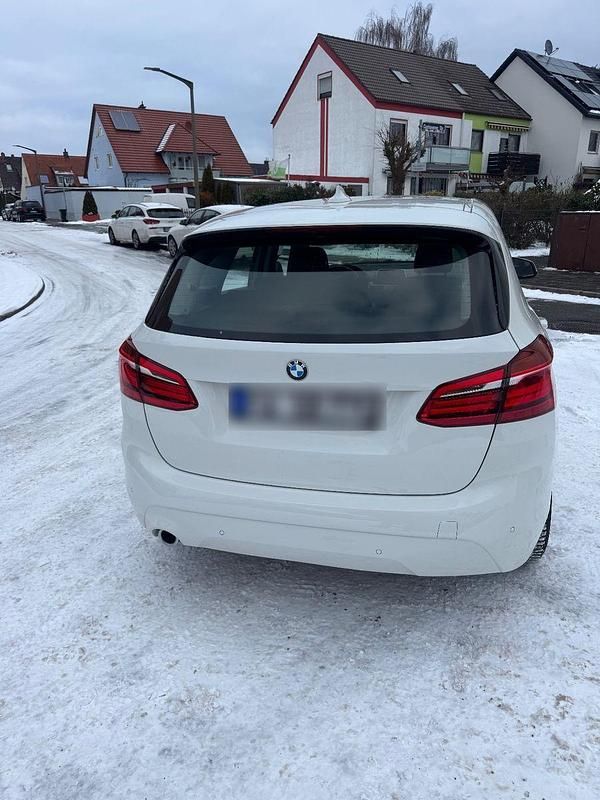 Gebraucht BMW 218 Advantage 140 PS (102 kW) 2019 Weiß Kombi