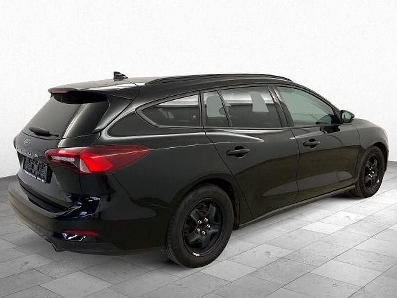 Gebraucht Ford Focus Cool & Connect 120 PS (88 kW) 2022 Schwarz Limousine