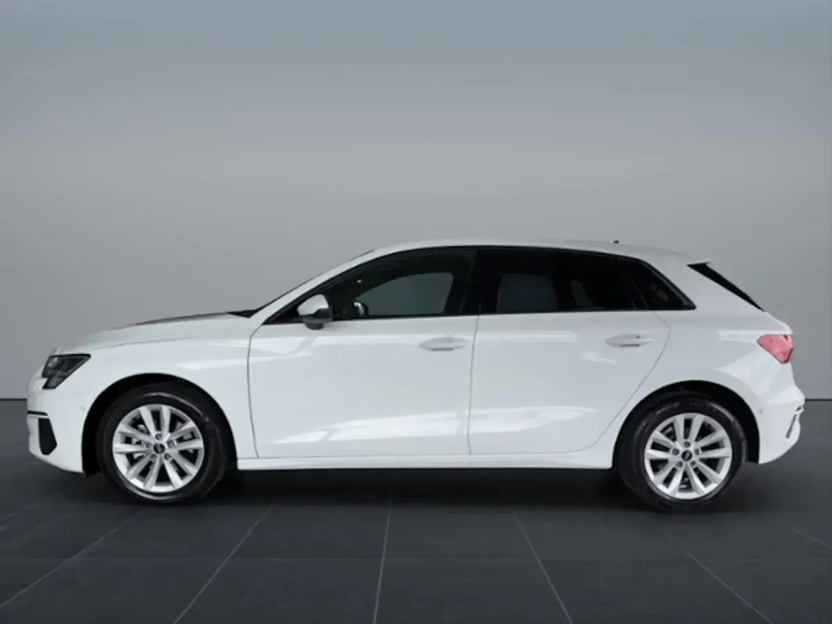 Gebraucht Audi A3 Ambiente 110 PS (80 kW) 2023 Ibisweiß Limousine