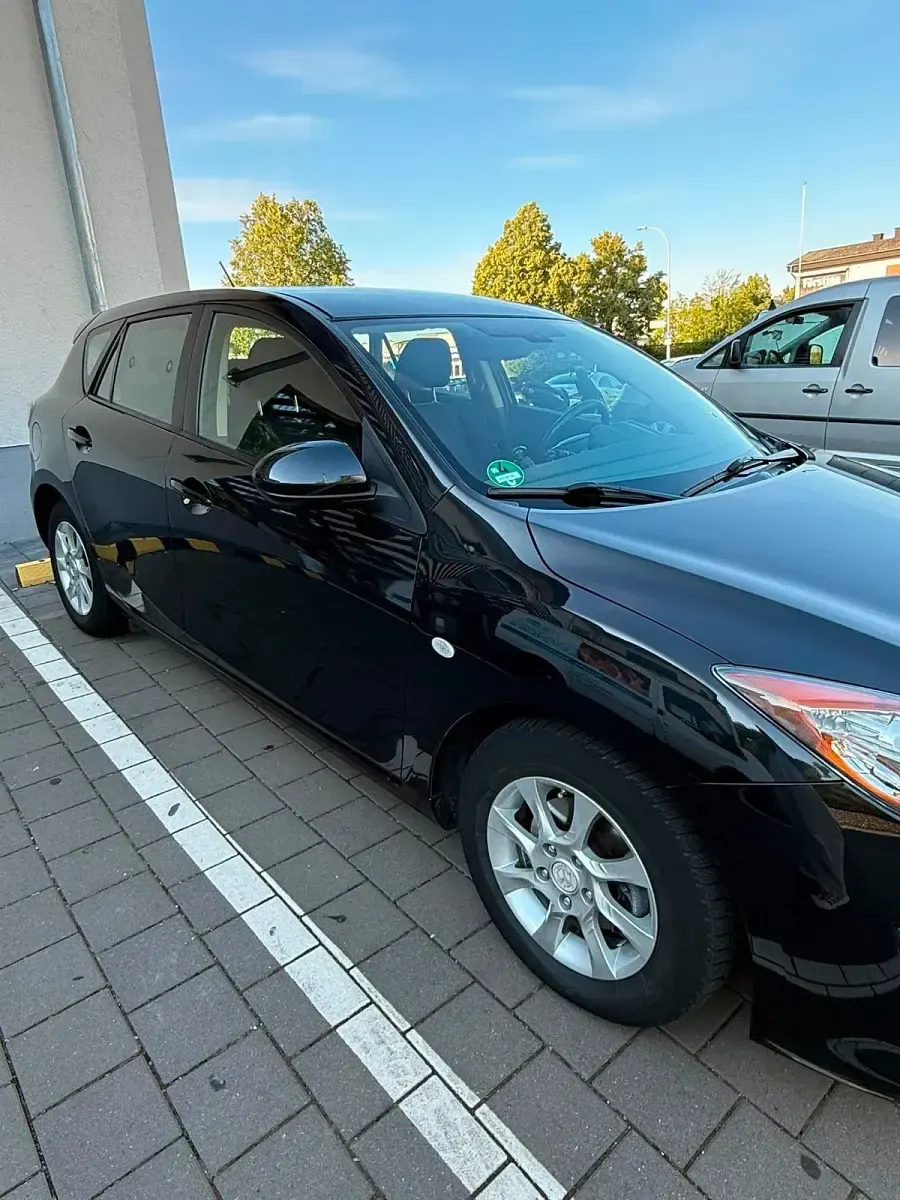 Gebraucht Mazda 3 105 PS (77 kW) 2010 Schwarz Kleinwagen