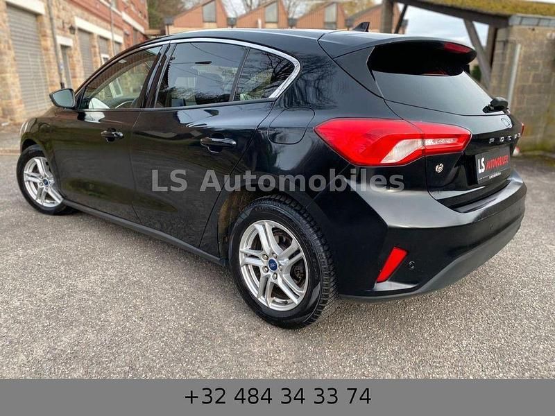 Gebraucht Ford Focus 101 PS (74 kW) 2019 Schwarz Limousine