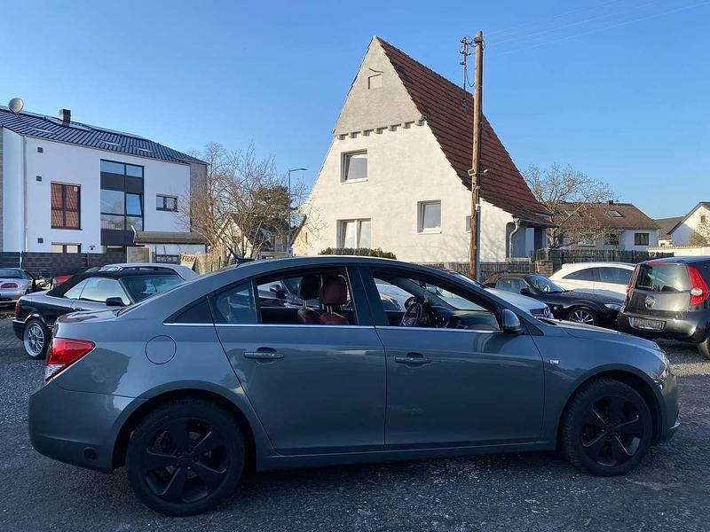 Gebraucht Chevrolet Cruze 113 PS (83 kW) 2010 Pewter grey met(g) (metallic) Limousine