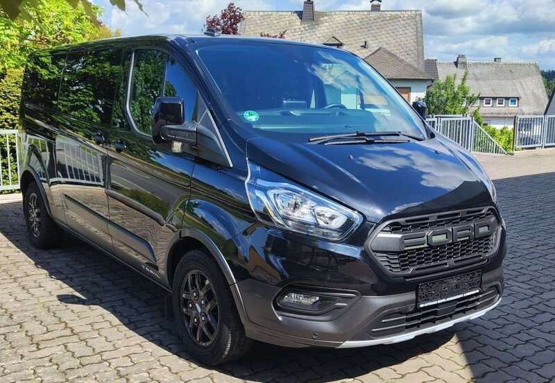 Obsidianschwarz metallic Gebraucht 2023 Ford Transit Custom Trend Kombi | 37.800 € - Bild 1/4