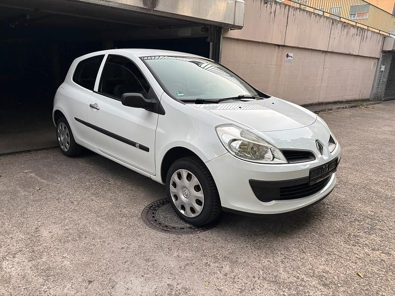 Weiß Gebraucht 2009 Renault Clio III Kleinwagen | 2.200 € (Fairer Preis) - Bild 1/4