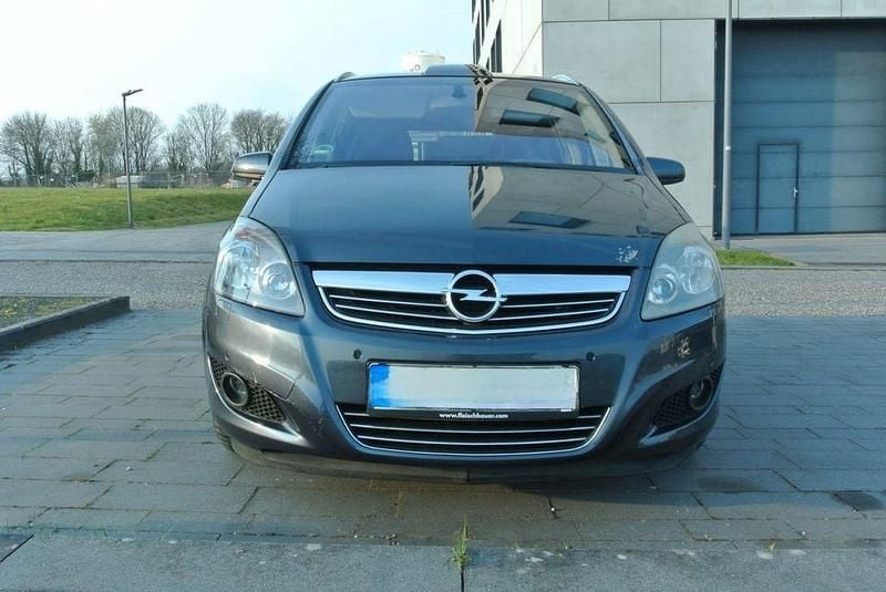 Gebraucht Opel Zafira 140 PS (102 kW) 2008 Andere farben Van / Kleinbus