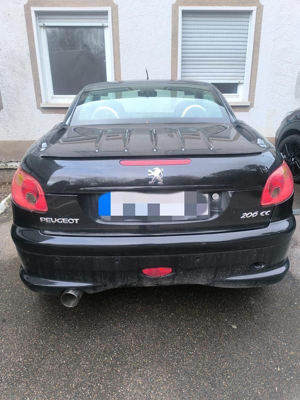 Gebraucht Peugeot 206 CC 109 PS (80 kW) 2004 Schwarz Cabrio