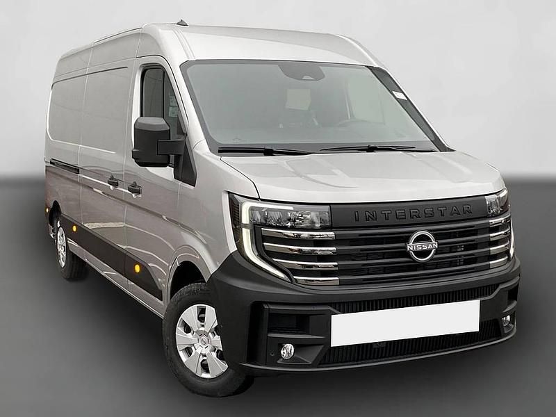 Gebraucht Nissan Interstar Tekna 150 PS (110 kW) 2024 Grau Van