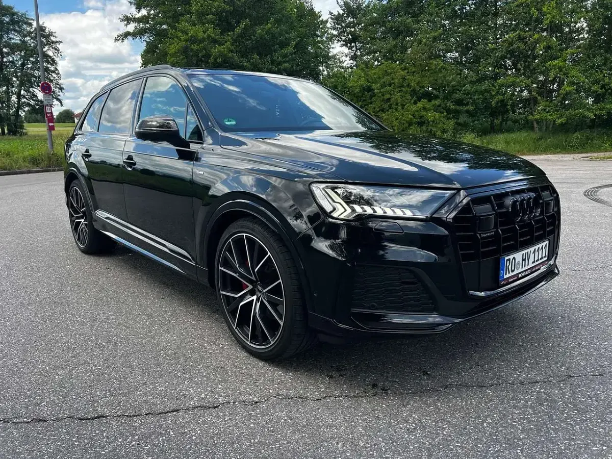 Gebraucht Audi Q7 Competition 286 PS (210 kW) 2023 Mythosschwarz metallic SUV