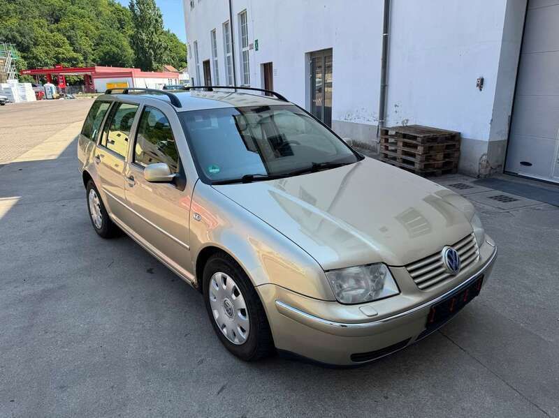 Gold Gebraucht 2002 VW Bora Limousine | 1.000 € (Superpreis) - Bild 1/4