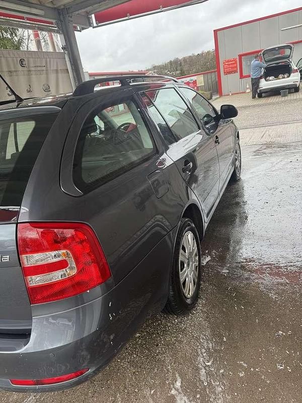 Gebraucht Skoda Octavia Ambiente 122 PS (89 kW) 2011 Kombi