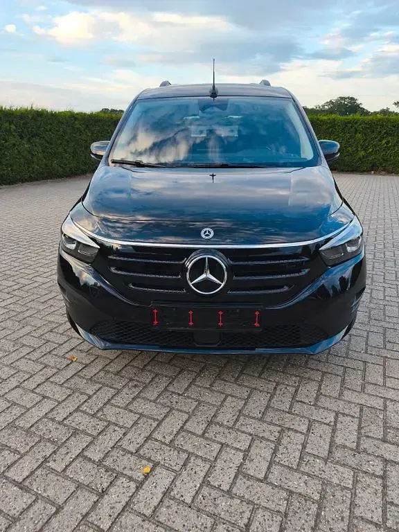 Gebraucht Mercedes EQT200 Progressive 89 kW (122 PS) 2024 Schwarz Van / Kleinbus