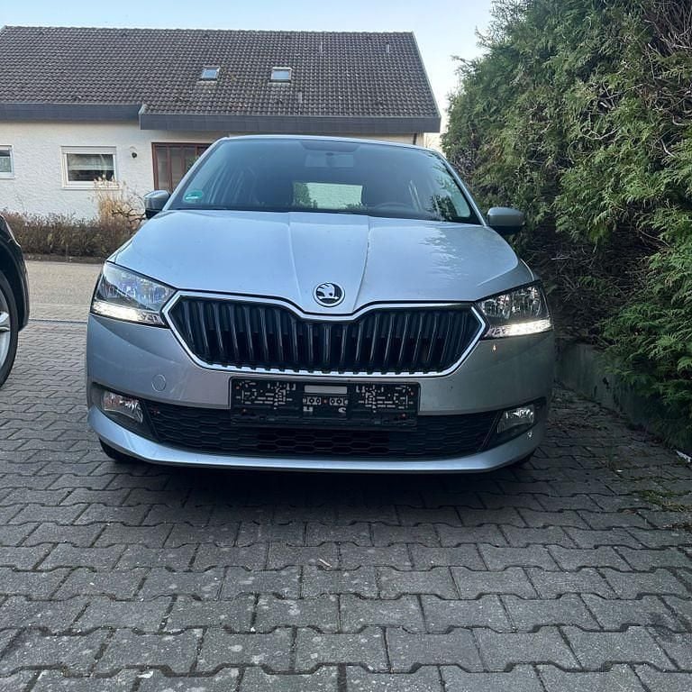 Gebraucht Skoda Fabia Cool Plus 60 PS (44 kW) 2019 Silber Limousine