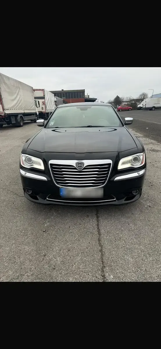 Gebraucht Lancia Thema 240 PS (176 kW) 2013 Schwarz Limousine