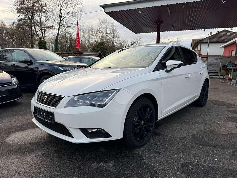 "candy" weiss Gebraucht 2014 Seat Leon I-Tech Kleinwagen | 9.990 € (Fairer Preis) - Bild 1/4