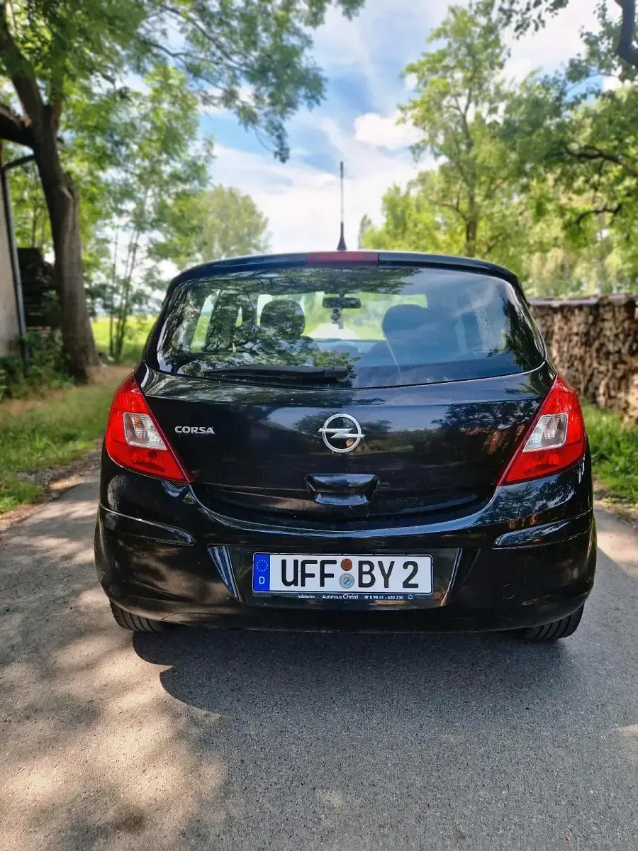 Gebraucht Opel Corsa 86 PS (63 kW) 2011 Schwarz Kleinwagen