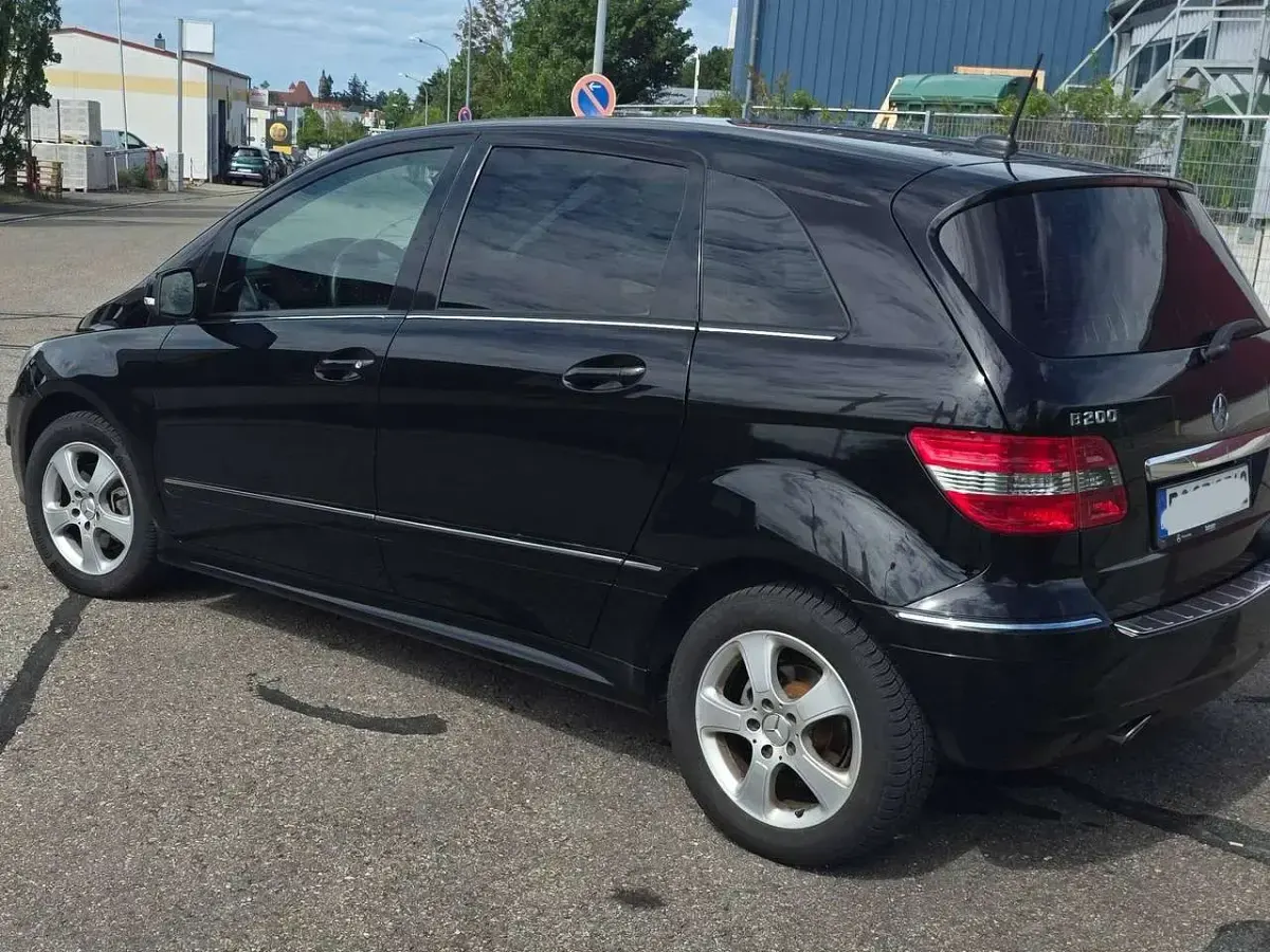 Gebraucht Mercedes B200 136 PS (100 kW) 2009 Schwarz Van / Kleinbus