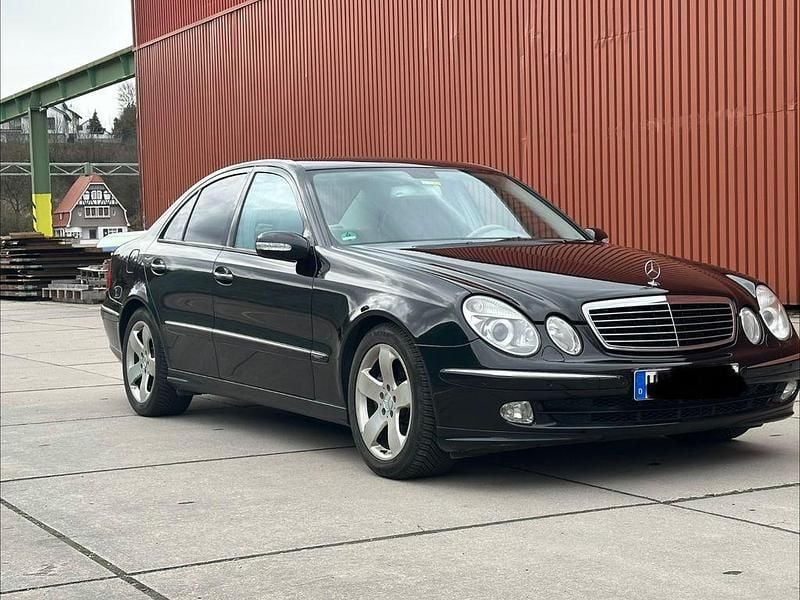 Gebraucht Mercedes E500 Avantgarde 306 PS (225 kW) 2004 Schwarz Limousine