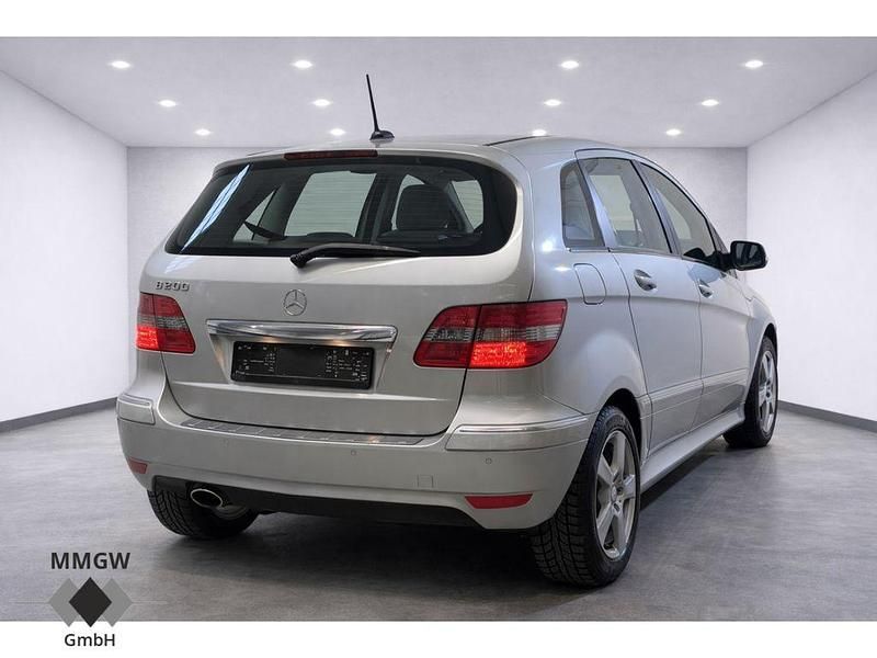 Gebraucht Mercedes B200 Sport 136 PS (100 kW) 2011 Silber Van / Kleinbus