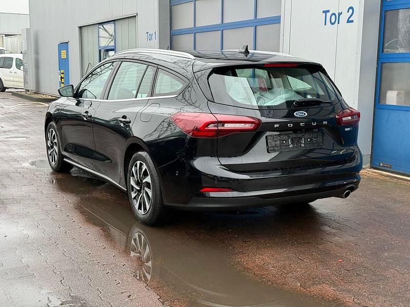 Gebraucht Ford Focus Titanium 155 PS (114 kW) 2022 Schwarz Limousine