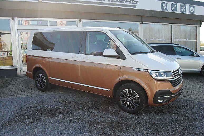 Gebraucht VW Multivan 150 PS (110 kW) 2022 Braun Van