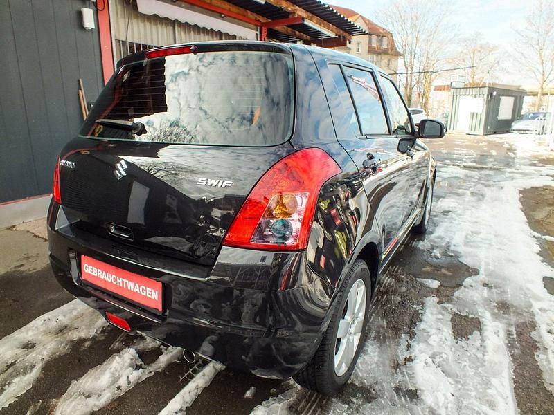Gebraucht Suzuki Swift 92 PS (67 kW) 2010 Schwarz Kleinwagen