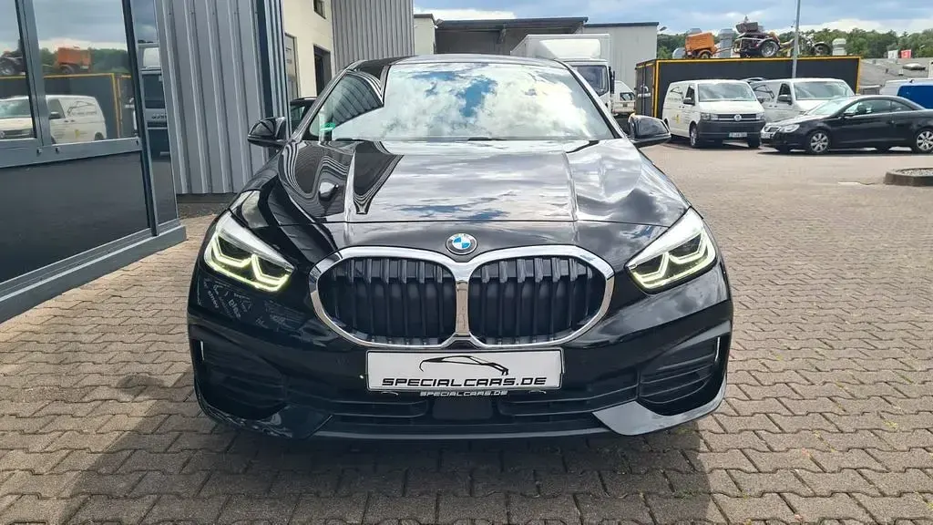 Gebraucht BMW 120 Advantage 190 PS (139 kW) 2022 Schwarz Limousine