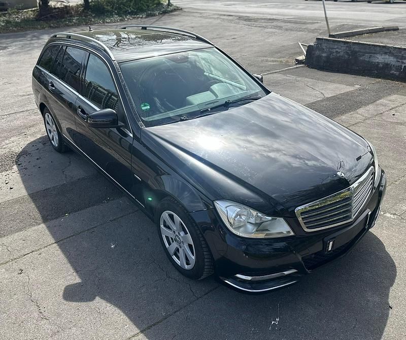 Gebraucht Mercedes C250 204 PS (150 kW) 2011 Schwarz Kombi