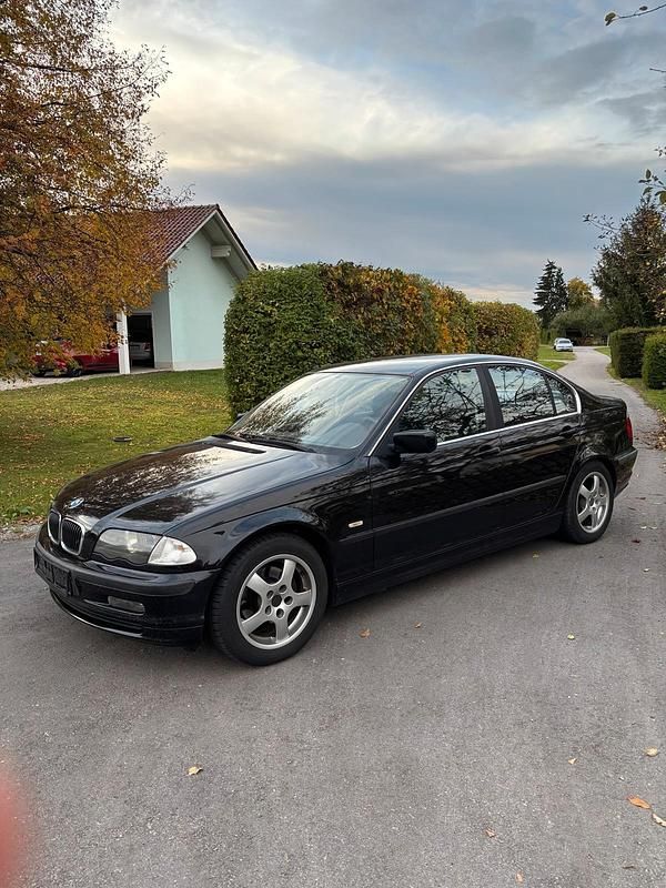 Schwarz Gebraucht 1999 BMW 320 Limousine | 1.850 € (Superpreis) - Bild 1/4