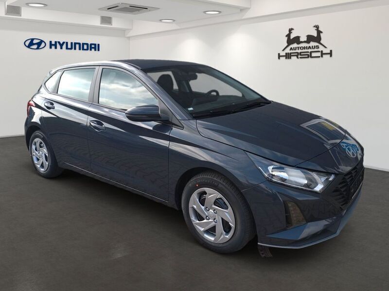 Neu Hyundai i20 Select 79 PS (58 kW) 2025 Grau Limousine